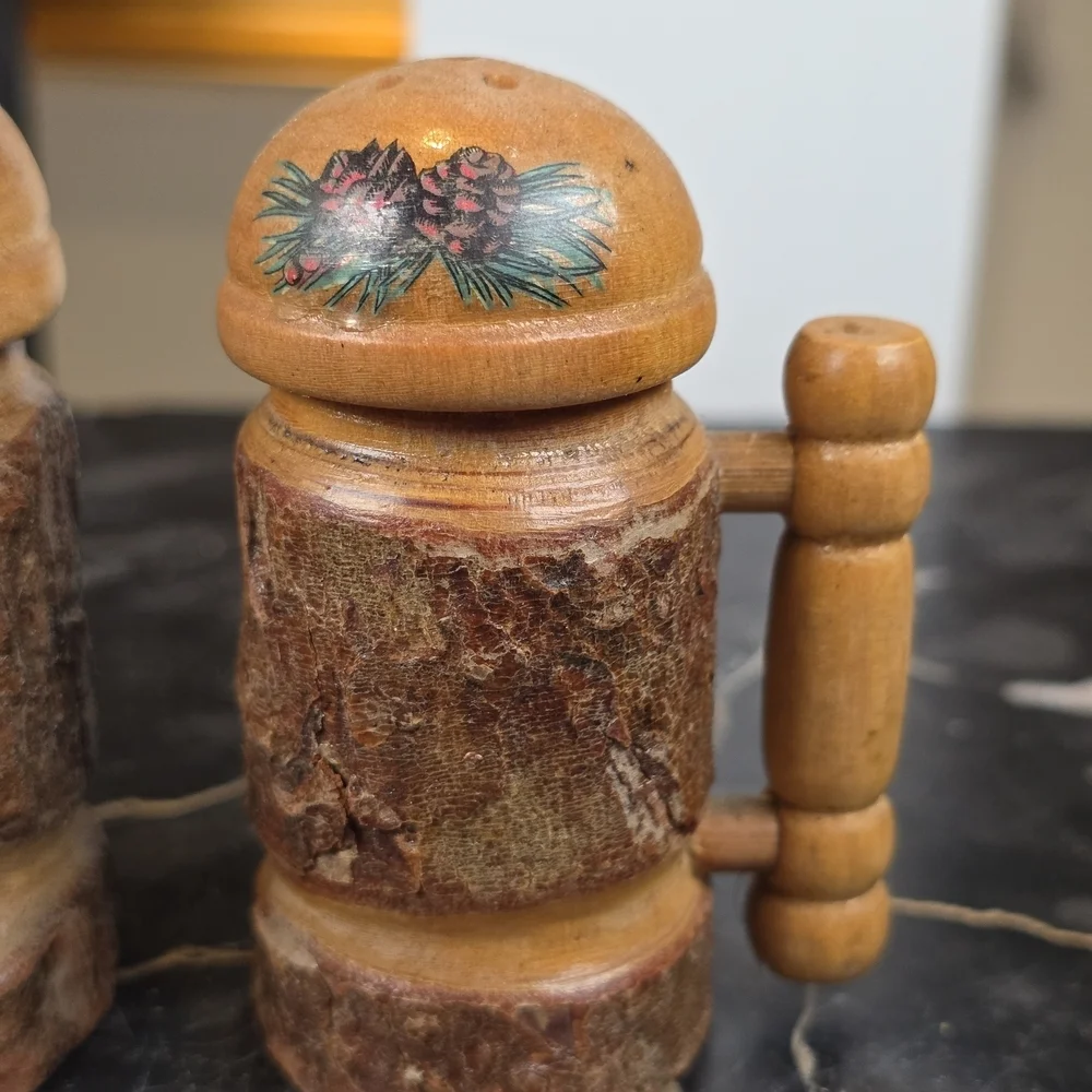 Vintage Wooden Bark Salt Pepper Shakers Mug Stein Japan - Picture 12 of 12